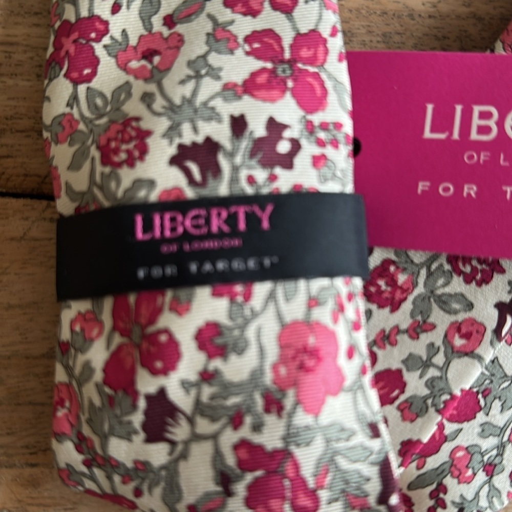 Limited Edition Liberty of London for Target Silk Tie – NWT - Picture 4 of 7